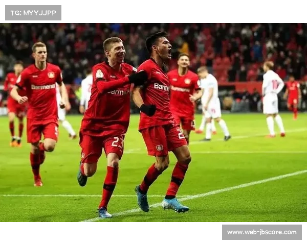 奥格斯堡弗赖堡对攻大战,十分钟内连入两球